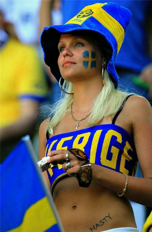 Images-Pictures-and-Photos-of-Beautiful-Sexy-and-Hot-Sweden-girls-Swedish-Female-Fans-In-World-Cup-2018.thumb.jpg.8225cfbe0fff57501861e4dd4ee430e1.jpg