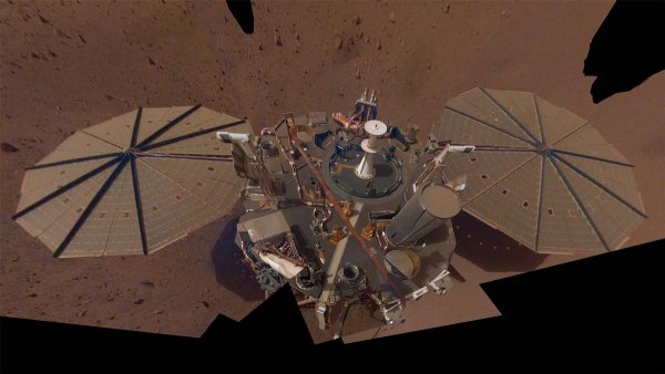 Mars_Insight_selfie_header.jpg