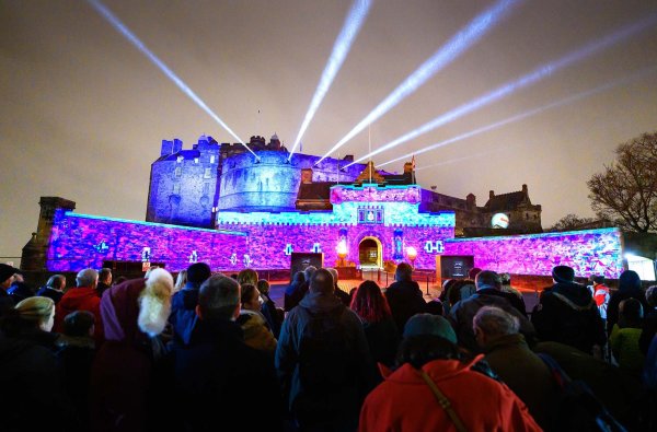 Edinburgh_castle_COL_projection_mapping_event_light_walk_immersive_spectacle_scotland_uk_live_experience_14.jpg